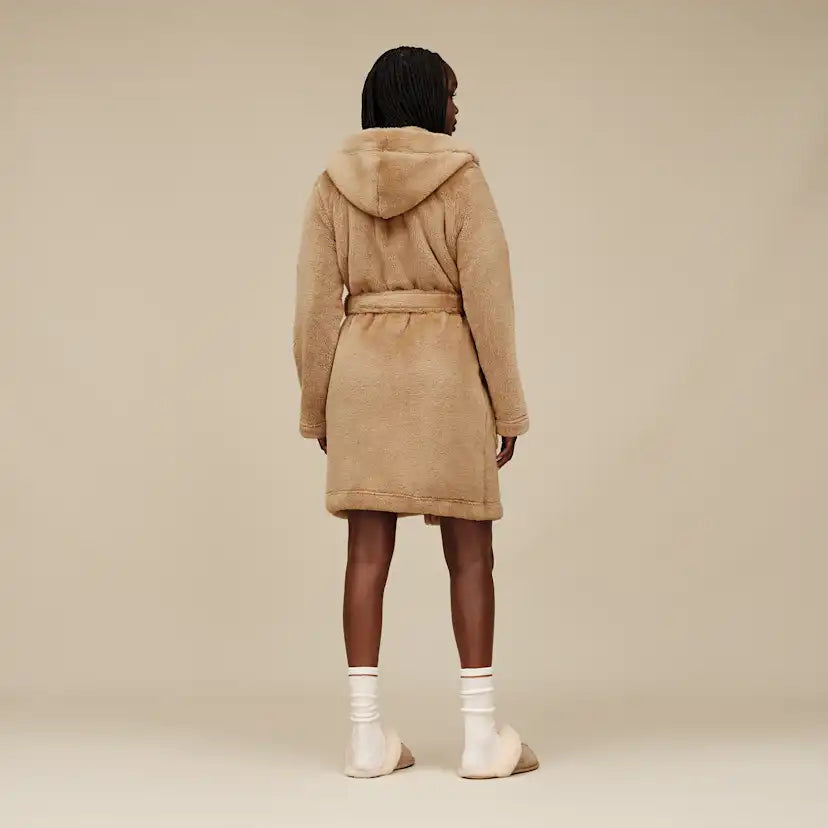 Femme Robe de chambre Aarti en Uggfluff - SAND